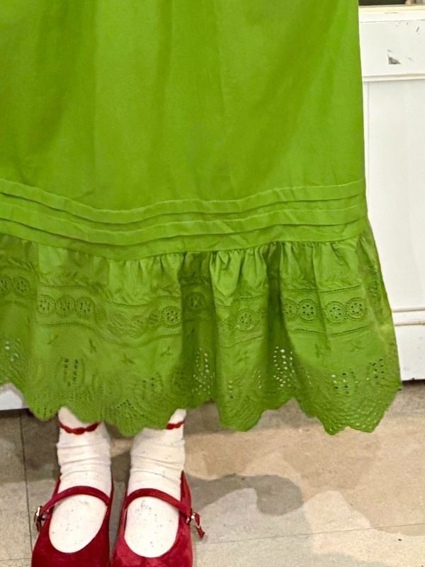 酪梨綠藍絲拼接背心洋裝 