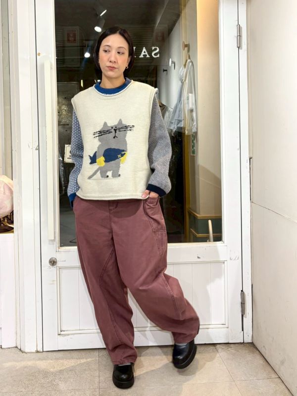 伸縮腰抽繩內側圓弧拼接車縫彎刀褲 