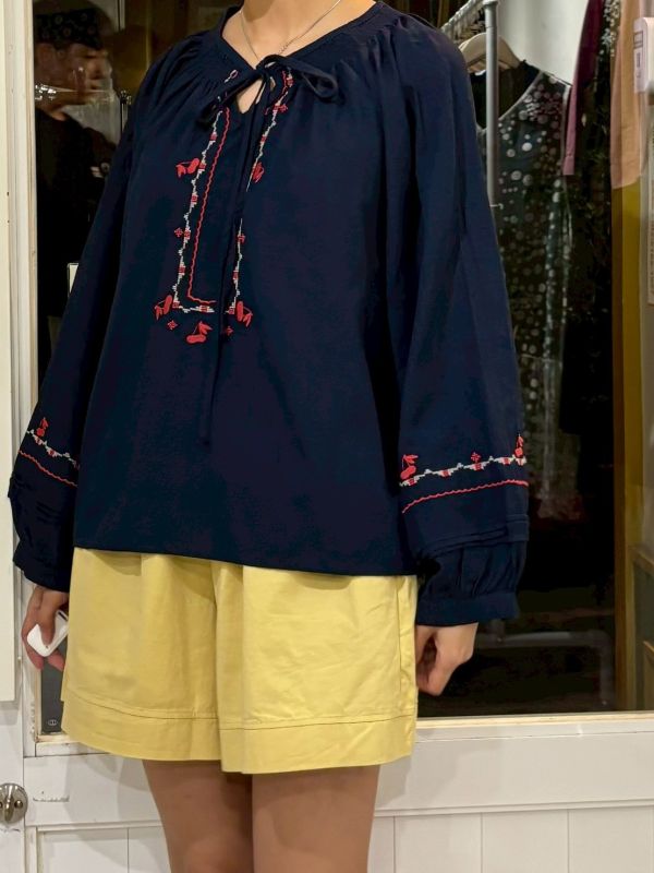 波希米亞刺繡綁帶長袖上衣 