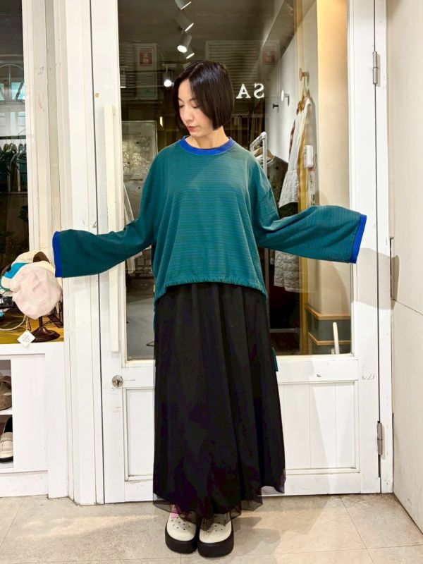 前短後長落肩寬袖條紋長袖上衣 