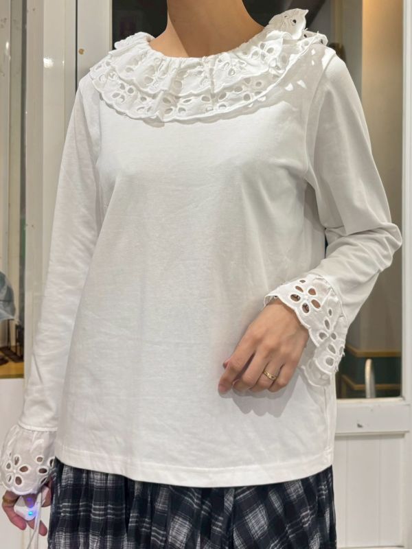 白色鏤空刺繡上層荷葉領喇叭袖上衣 