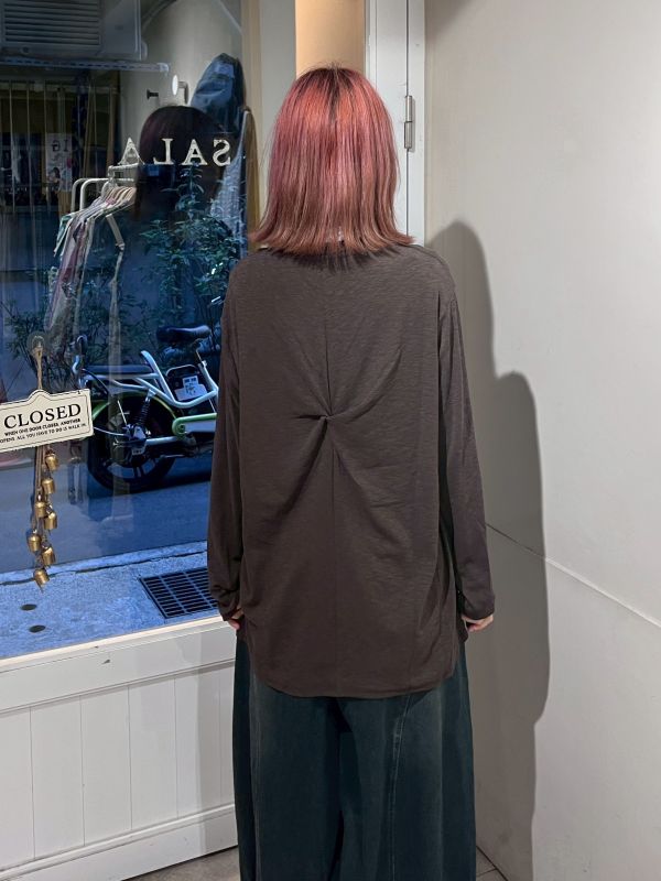 圓領後背扭結寬鬆上衣 