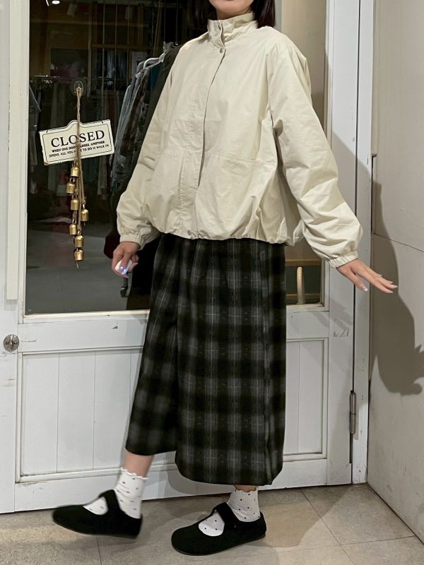 絨布格紋後鬆緊腰小木扣九分褲 