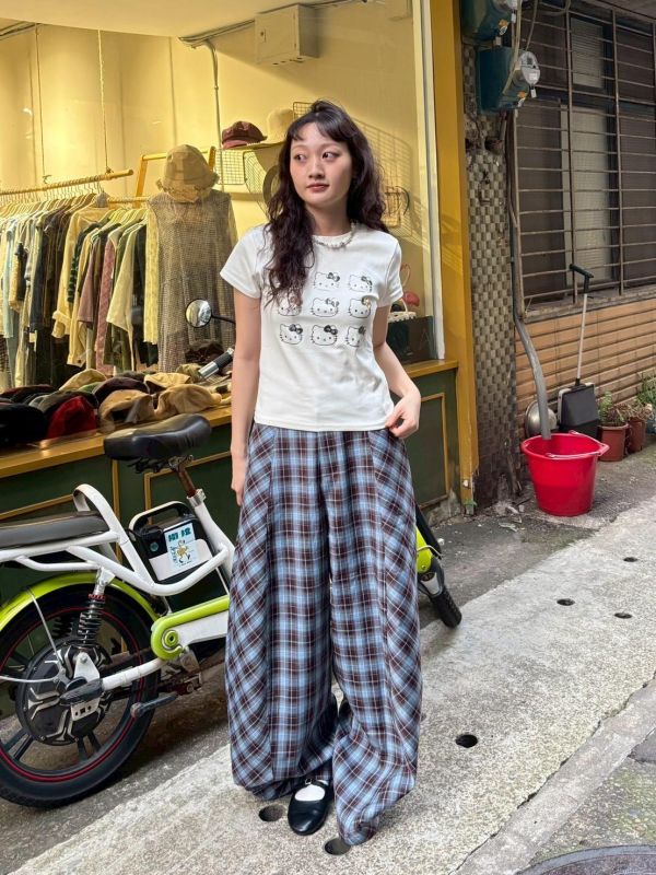 閃閃雷射Kitty 短版tee 