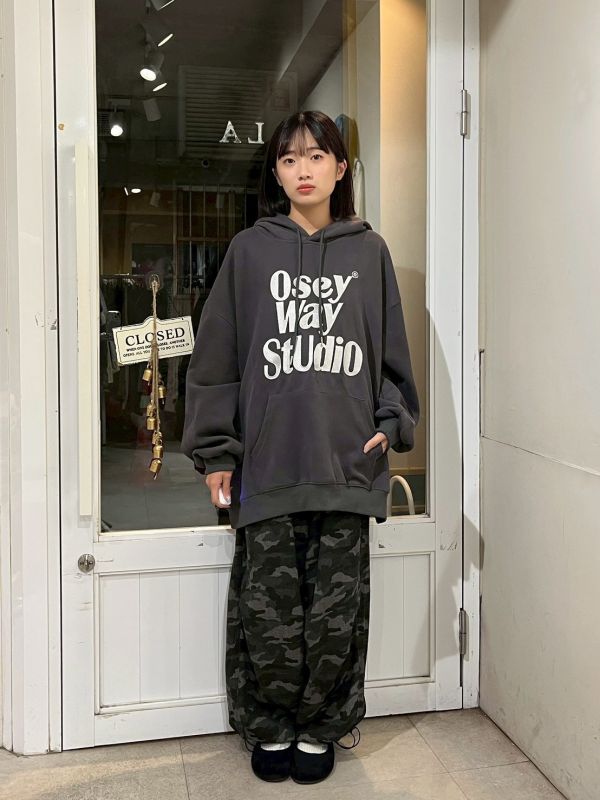 街頭字母大口袋連帽Tee 