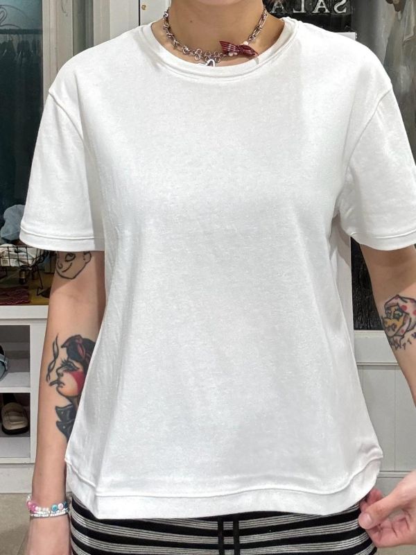 領口破壞滾邊素色tee 