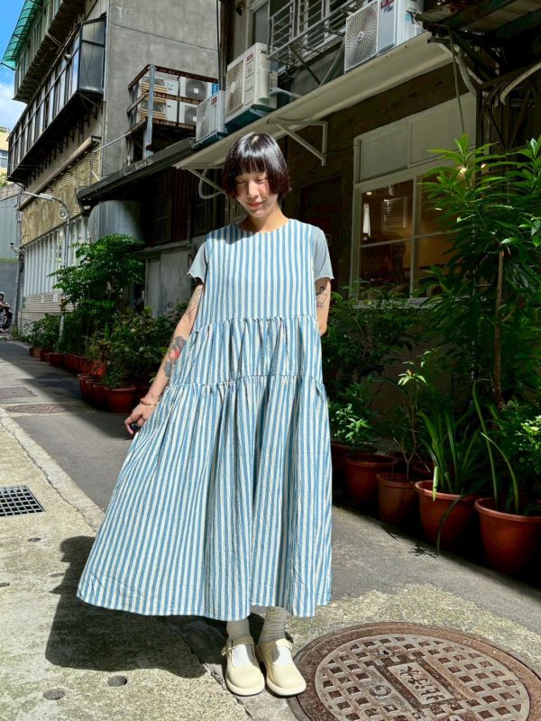 藍條紋背心裙 
