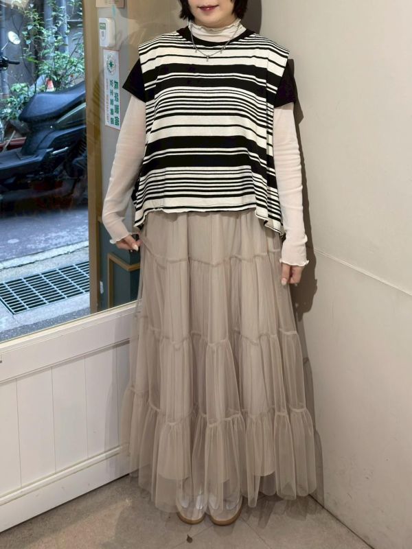 黑白條紋寬鬆後開叉背心 