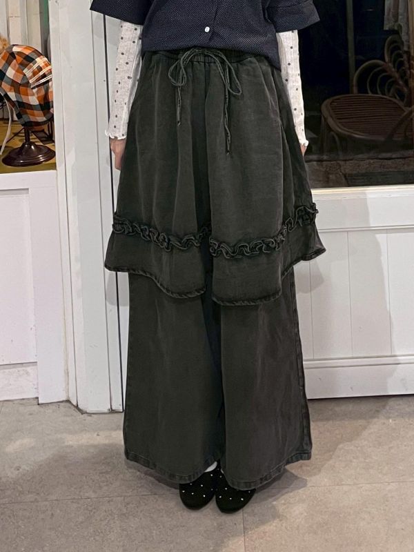 花邊裙簾拼接水洗牛仔寬褲 