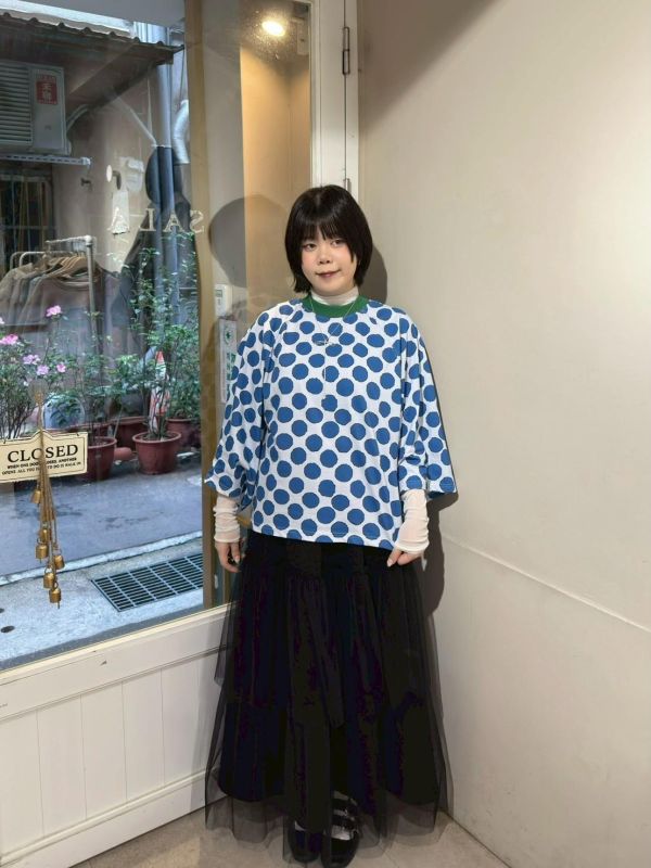 藍色大圓點撞色領九分袖上衣 