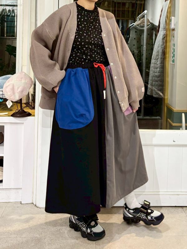 鬆緊腰紅色抽繩撞色大口袋拼接裙 