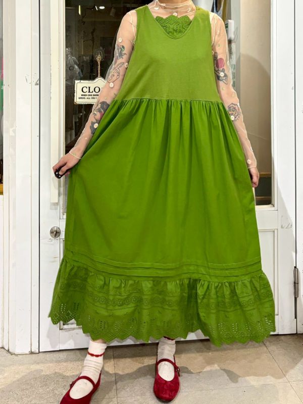 酪梨綠藍絲拼接背心洋裝 