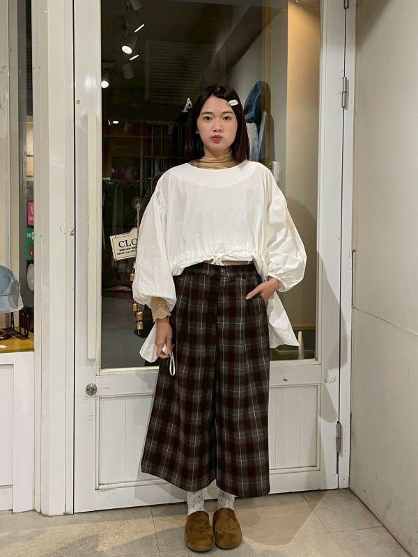 絨布格紋後鬆緊腰小木扣九分褲 