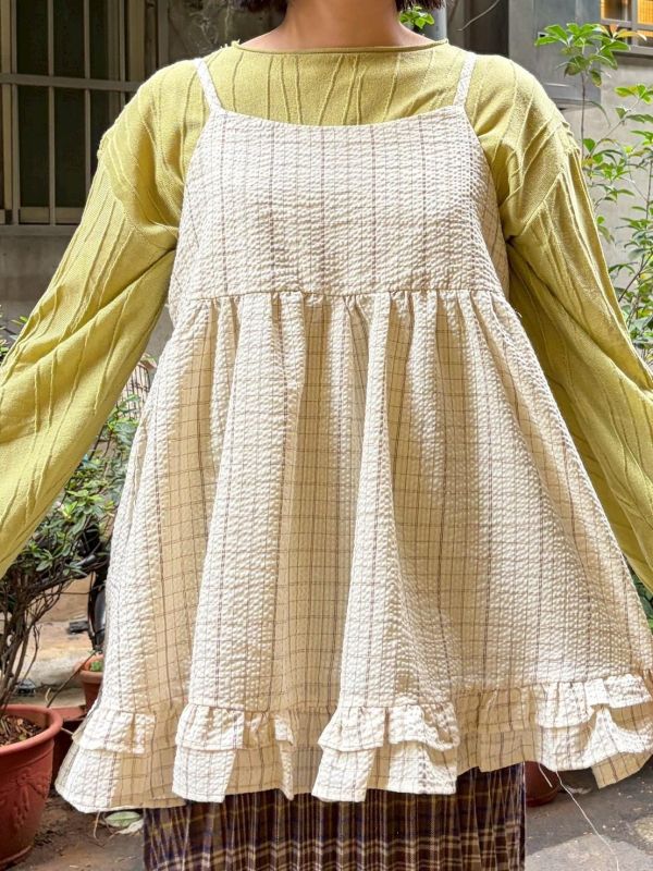 立體紋理捲邊上衣 