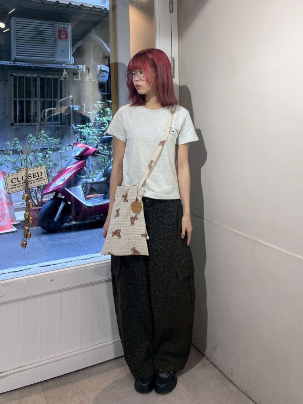 麵包刺繡圓領正肩修身短Tee 
