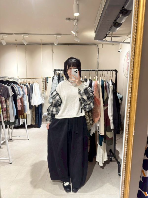 大褲管抽繩鬆緊腰綁帶設計長褲 