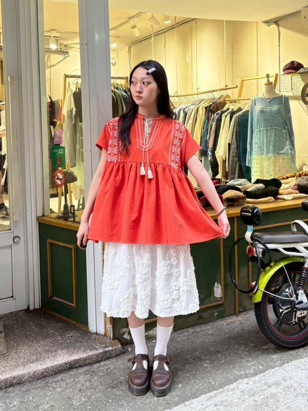 圖騰刺繡流蘇綁帶上衣 