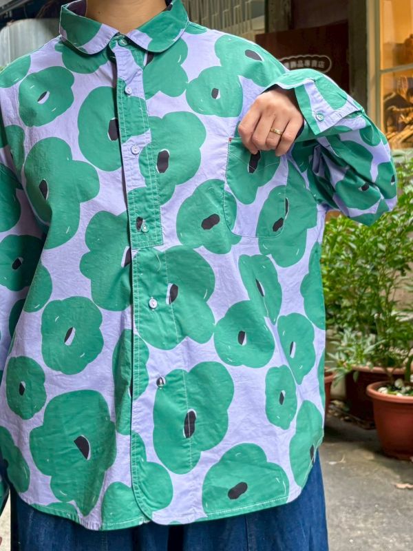 包布釦滿版花襯衫 