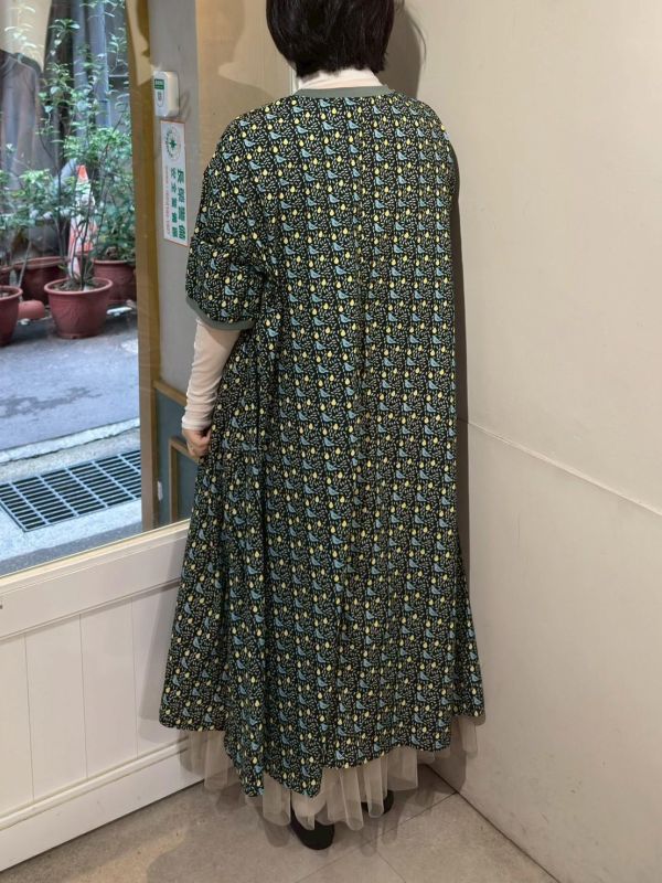 小鳥水梨印花七分袖洋裝 