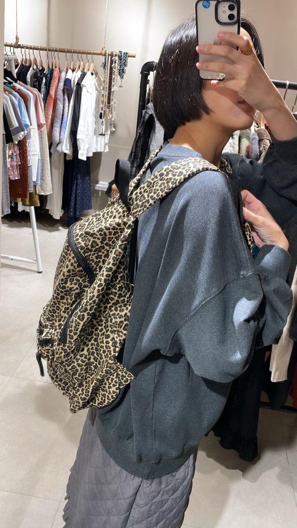 豹紋後背包 