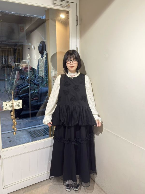 立體紗花朵刺繡拼接紗側綁帶背心 