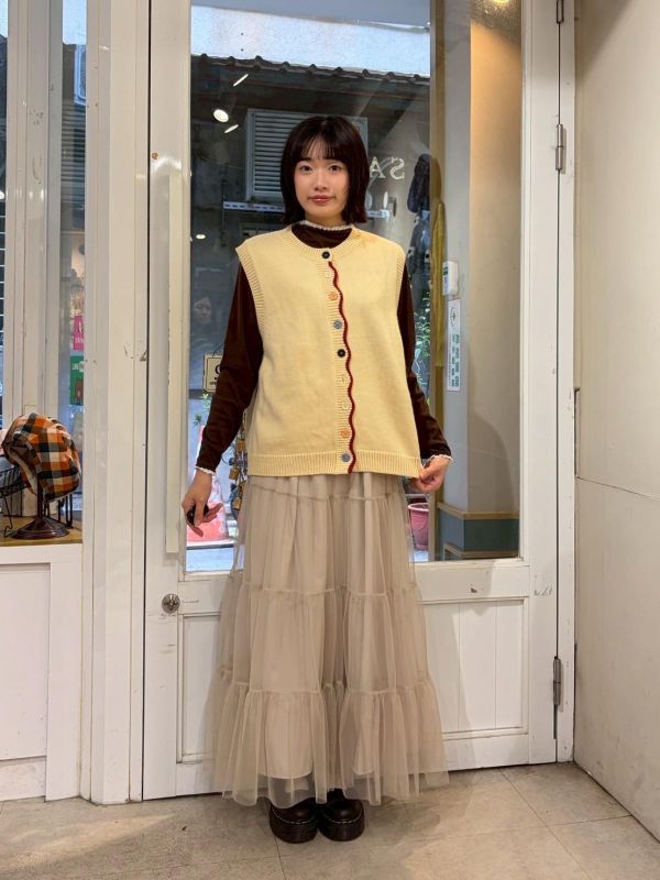 針織彩色扣波紋造型背心 