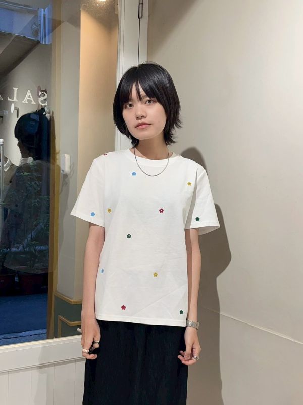 低調珍珠刺繡小花短袖上衣 