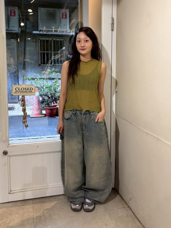 水洗低腰落地蘿蔔寬管牛仔褲 
