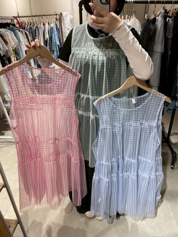 格紋層次紗寬肩帶背心 