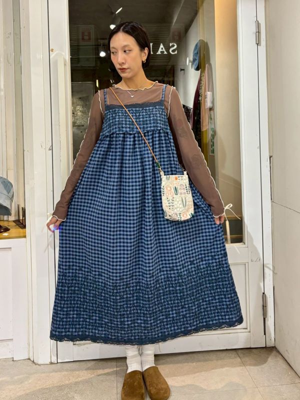 格子胸蕾絲拼接刺繡下擺刺繡吊帶洋裝 