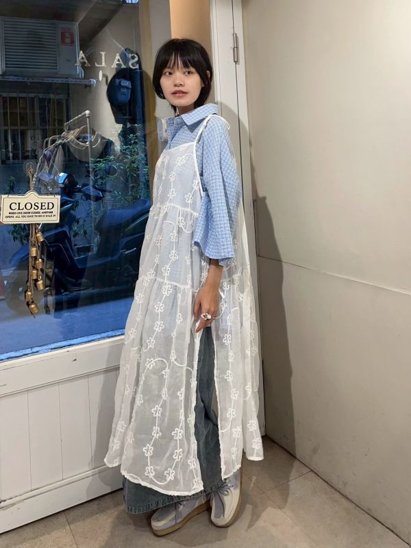 立體纏繞花朵肩側雙綁帶罩衫 