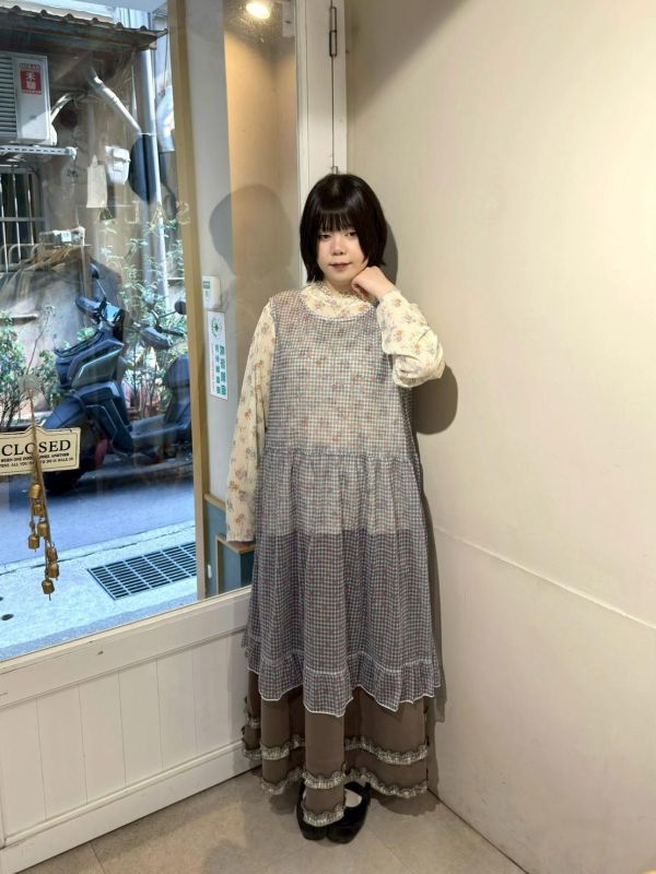 櫻桃格紋荷葉下擺透紗罩衫 