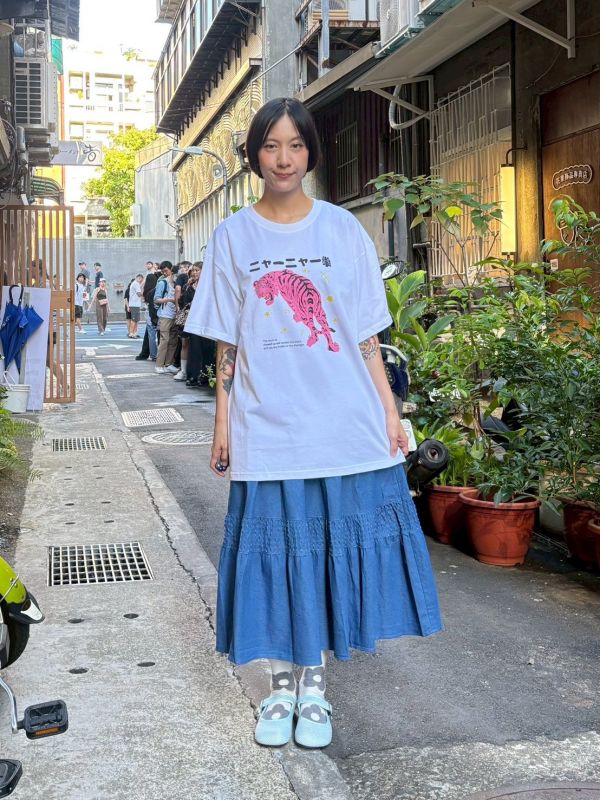 粉紅虎tee 