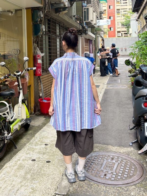 紫藍直條亨利領棉麻襯衫 