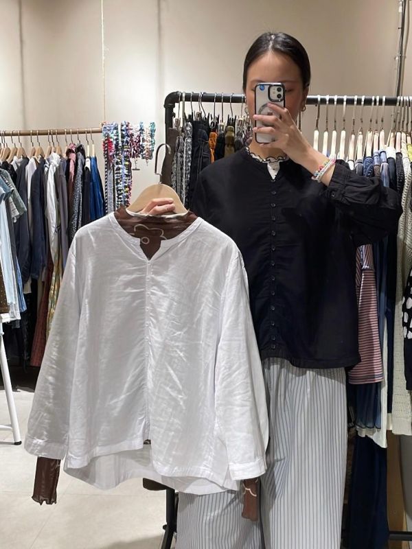 棉麻小V領假排釦長袖上衣 