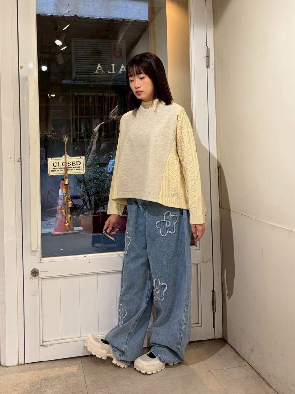 立體抽鬚花彎刀牛仔褲 