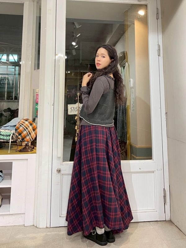 立體彩色珠珠小花撞色滾邊細肩小背心 