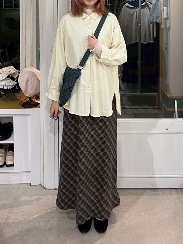 前短後長弧形開衩棉質長袖襯衫 