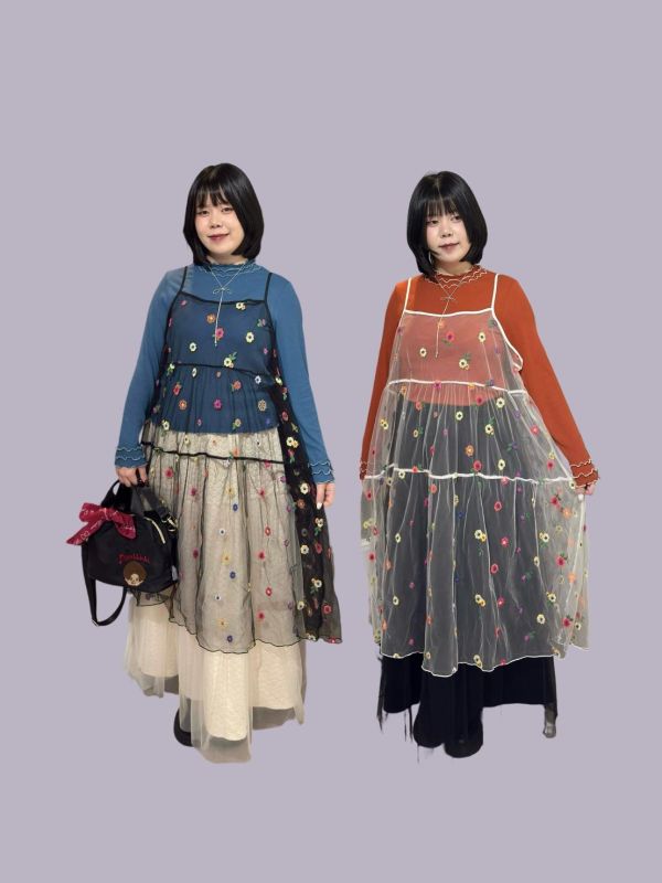 彩色花卉刺繡吊帶紗洋裝 