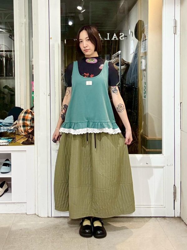 正面小布標棉質下擺拼接背心 