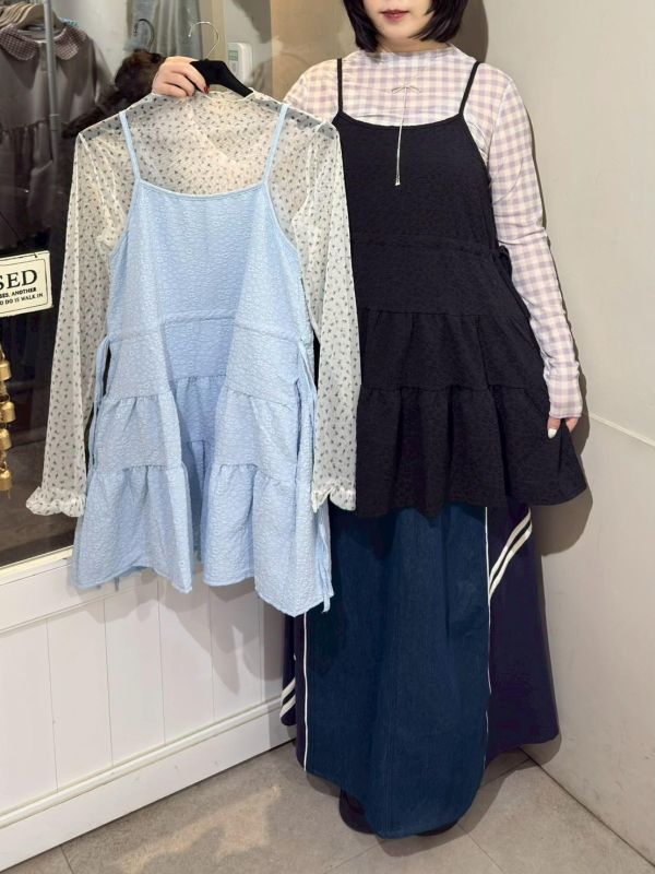 滿版立體花壓紋鬆緊吊帶背心 