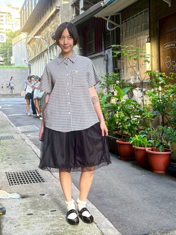 圓弧下襬格子襯衫 