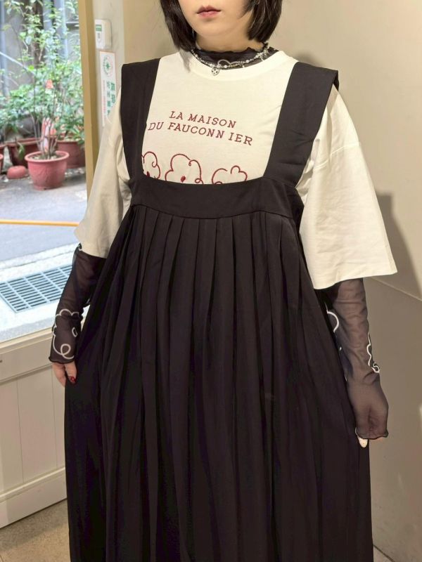 西裝百褶鈕扣調節寬肩帶散擺洋裝 