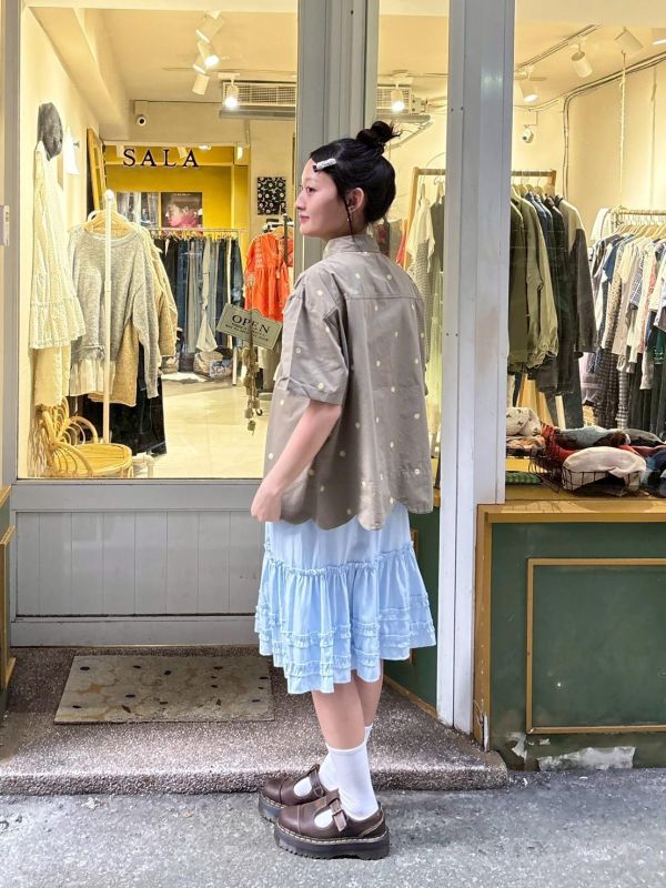 黃色波點花瓣下擺襯衫 