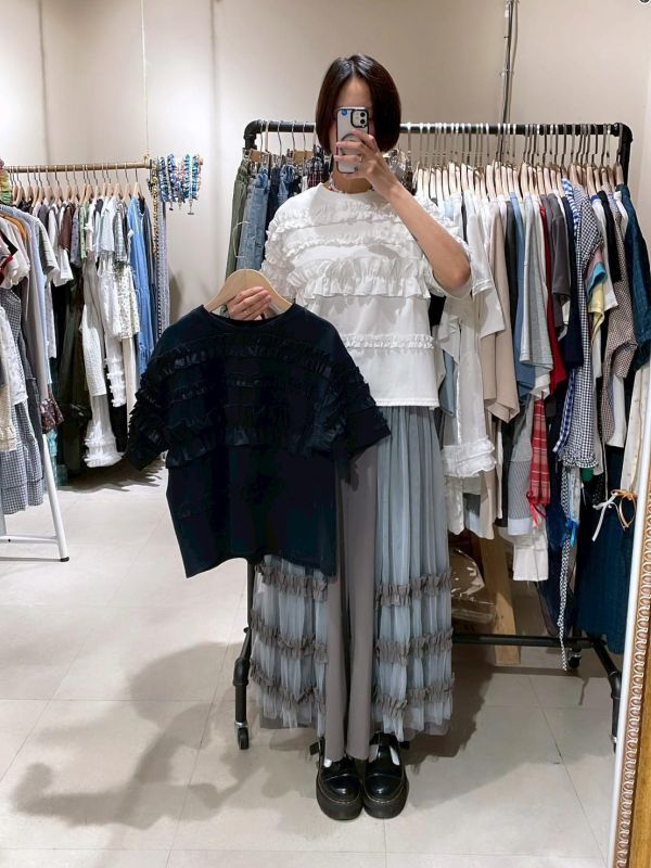 滿版擠花裝飾短袖上衣 