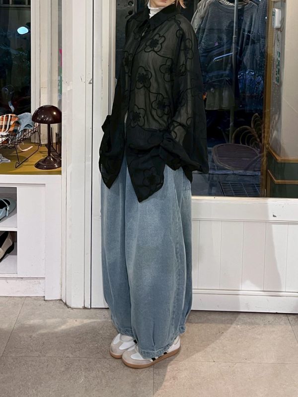 黑色滿版花花刺繡襯衫上衣 