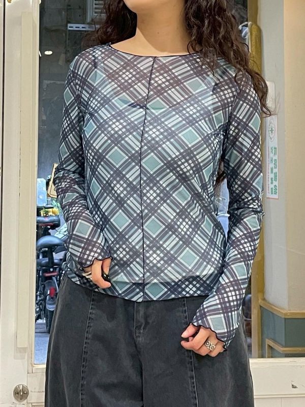 菱格紋造型木耳滾邊透膚長袖上衣 