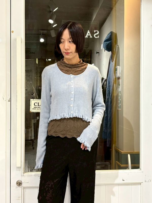 木耳邊拼接排扣親膚針織短版外套 