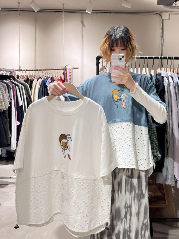 貓咪刺繡拼接蕾絲抽繩上衣 