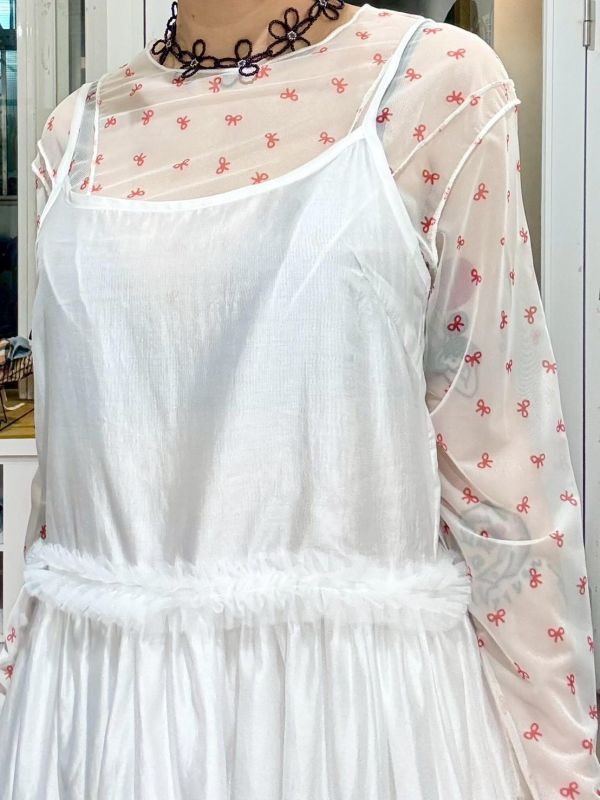 白色光澤感吊帶背心紗裙洋裝 